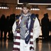Jordan Barrett défile pour Tommy Hilfiger (collection Tommy x Lewis, en collaboration avec Lewis Hamilton) lors de la Fashion Week de Londres. Le 16 février 2020.