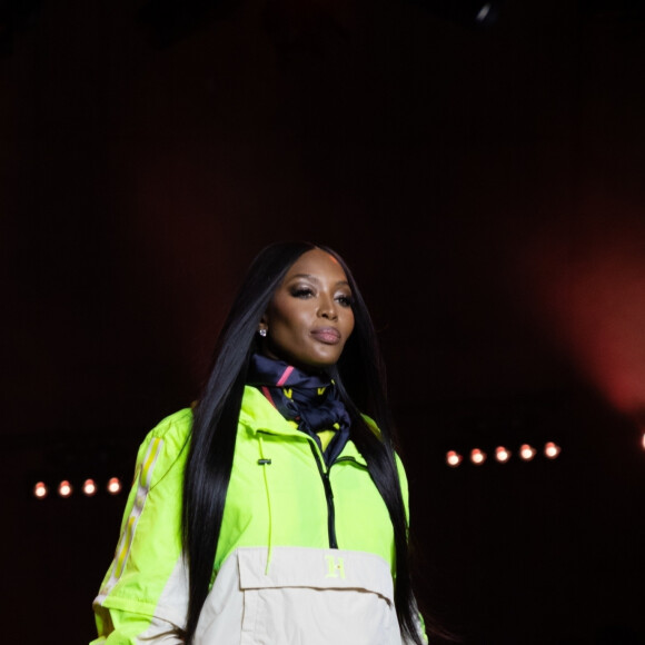 Naomi Campbell défile pour Tommy Hilfiger (collection Tommy x Lewis, en collaboration avec Lewis Hamilton) lors de la Fashion Week de Londres. Le 16 février 2020.