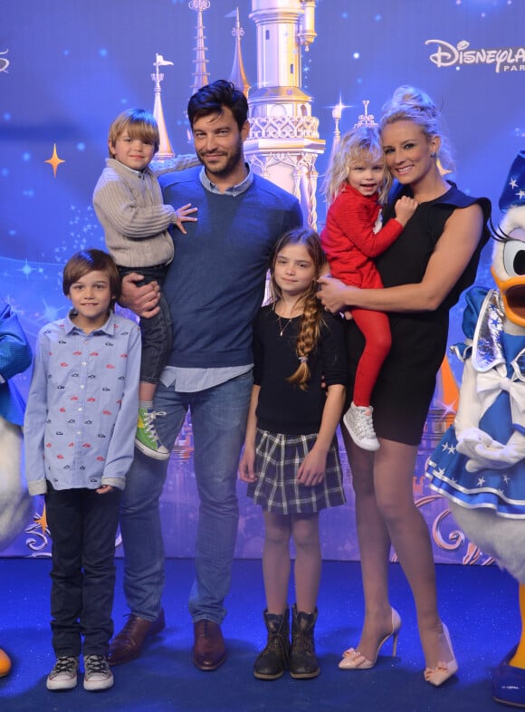 Elodie Gossuin, Bertrand Lacherie et leurs 4 enfants Rose Lacherie, Jules Lacherie, Joséphine Lacherie, Léonard Lacherie - 25 ème anniversaire de Disneyland Paris à Marne-La-Vallée le 25 mars 2017 © Veeren Ramsamy / Bestimage