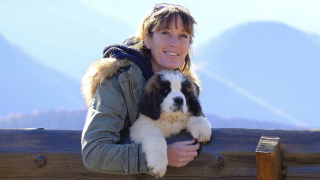 Carole (L'amour est dans le pré) surprend encore: elle fait de sa vache une star