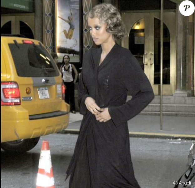 Tyra Banks a laissé son sourire au vestiaire... pour ...
