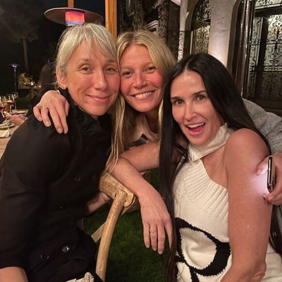 L'artiste Alexandra Grant (compagne de Keanu Reeves), Gwyneth Paltrow et Demi Moore assistent à la soirée sans maquillage de goop, pour sa gamme de produits pour la peau Goop Glow. Beverly Hills, le 19 février 2020.