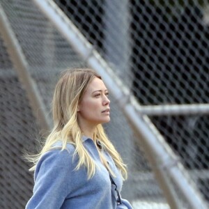 Exclusif - Hilary Duff encourage son fils de 7 ans (maillot 11) lors d'une partie de Flag football, un jeu dérivé du football américain, le 22 février 2020 à Los Angeles.