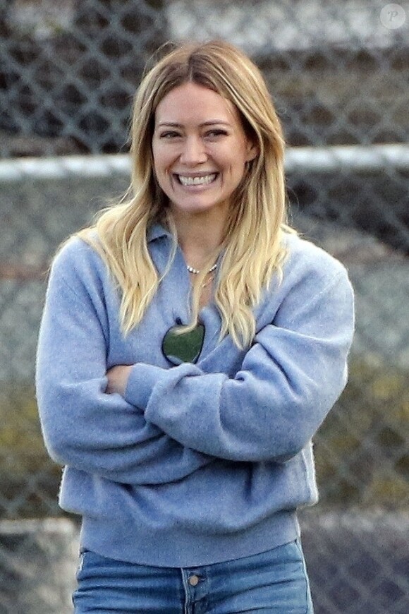 Exclusif - Hilary Duff encourage son fils de 7 ans (maillot 11) lors d'une partie de Flag football, un jeu dérivé du football américain, le 22 février 2020 à Los Angeles.