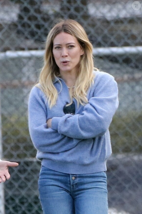 Exclusif - Hilary Duff encourage son fils de 7 ans (maillot 11) lors d'une partie de Flag football, un jeu dérivé du football américain, le 22 février 2020 à Los Angeles.