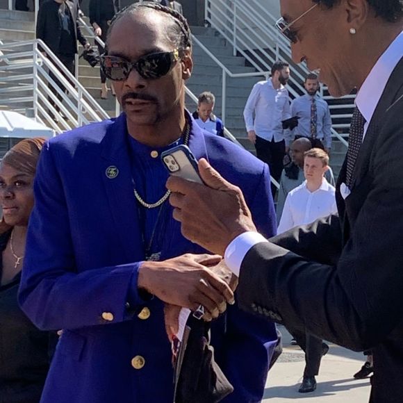 Exclusif - Snoop Dogg, Scottie Pippen - Les célébrités arrivent pour un dernier hommage à Kobe Bryant et sa fille Gianna au Staples center de Los Angeles, le 24 février 2020