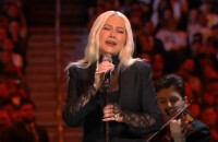 Christina Aguilera chante "Ave Maria" lors de l'hommage à Kobe Bryant et Gianna le 24 février 2020 à Los Angeles.