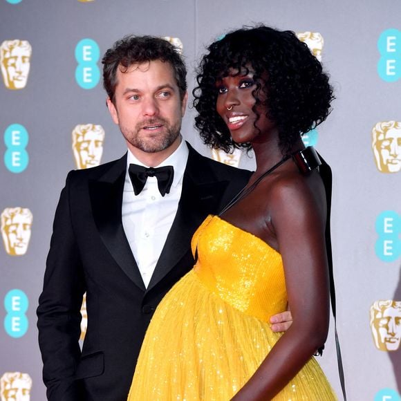 Jodie Turner-Smith (enceinte) et son compagnon Joshua Jackson aux BAFTA Awards, le 2 février 2020 à Londres.