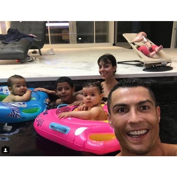 Cristiano Ronaldo fête le premier anniversaire de ses jumeaux Eva et Mateo le 5 juin 2018 sur Instagram.