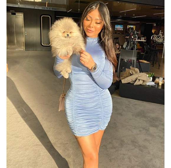 Maeva (Les Marseillais) avec son petit chien Hermès - Instagram, 13 février 2020
