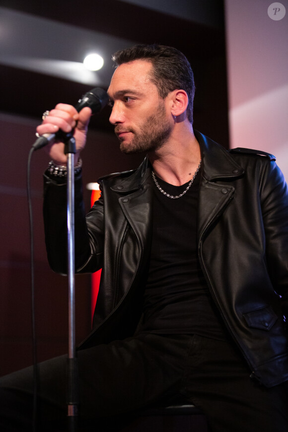Exclusif - Jean-Baptiste Guegan récompensé avec un disque de platine lors d'un showcase dans l'émission de Club Music sur Bel RTL avec Serge Jonckers. Belgique, Bruxelles, 15 février 2020. © Alain Rolland / Imagebuzz / Bestimage