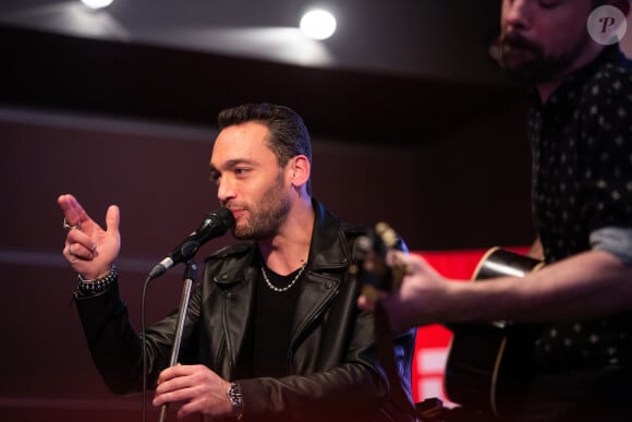 Exclusif - Jean-Baptiste Guegan récompensé avec un disque de platine lors d'un showcase dans l'émission de Club Music sur Bel RTL avec Serge Jonckers. Belgique, Bruxelles, 15 février 2020. © Alain Rolland / Imagebuzz / Bestimage