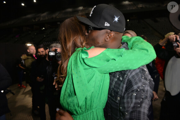 Carla Bruni-Sarkozy et Virgil Abloh en backstage du défilé de mode prêt-à-porter "Off-White" automne-hiver 2020/2021 lors de la semaine de la mode à Paris, France, le 27 février 2020. © Veeren-Clovis/bestimage