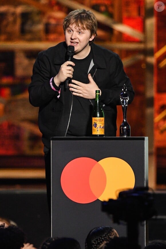 Lewis Capaldi (Brit Award du meilleur single britannique) - Scène - Cérémonie des "Brit Awards 2020" à l'O2 Arena à Londres, le 18 février 2020.
