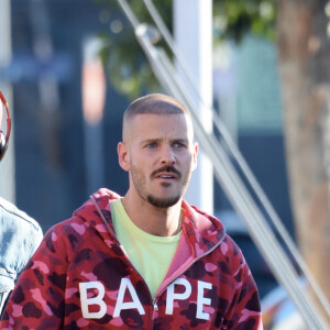 Matt Pokora (M. Pokora) se promène dans les rues de Los Angeles le 3 février 2020.