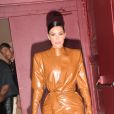 Kim Kardashian à la sortie du Théâtre des Bouffes du Nord après le "Sunday Service" à Paris, le 1er mars 2020.