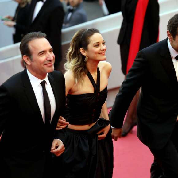 Jean Dujardin, Marion Cotillard, Gilles Lellouche - Montée des marches du film "La belle époque" lors du 72ème Festival International du Film de Cannes. Le 20 mai 2019 © Jacovides-Moreau / Bestimage