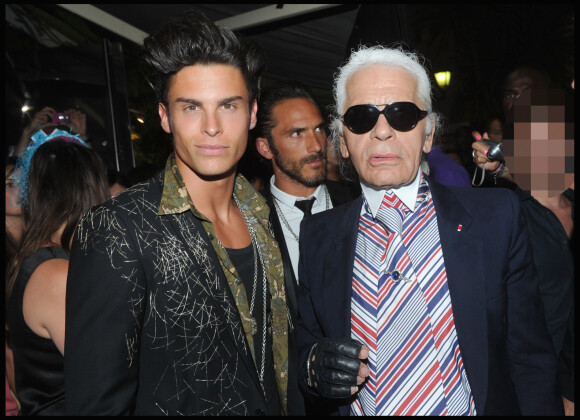 Baptiste Giabiconi et Karl Lagerfeld le 15 août 2010 à Saint-Tropez. 