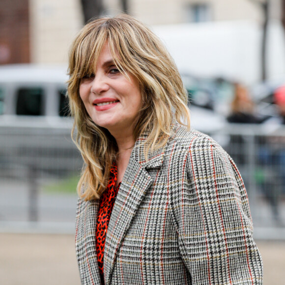 Emmanuelle Seigner - Arrivées au défilé Miu Miu collection prêt-à-porter Automne/Hiver 2020-2021 lors de la Fashion Week à Paris le 3 mars 2020. © Christophe Clovis - Veeren Ramsamy / Bestimage