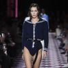 Bella Hadid - Défilé Miu Miu collection prêt-à-porter Automne/Hiver 2020-2021 lors de la Fashion Week à Paris, le 3 mars 2020.