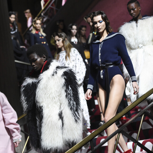 Bella Hadid - Défilé Miu Miu collection prêt-à-porter Automne/Hiver 2020-2021 lors de la Fashion Week à Paris, le 3 mars 2020.