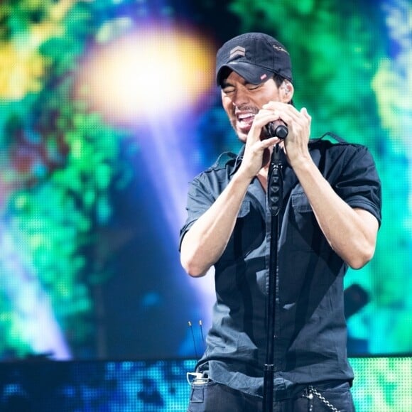 Enrique Iglesias en concert à Birmingham, Royaume Uni, le 27 octobre 2018.