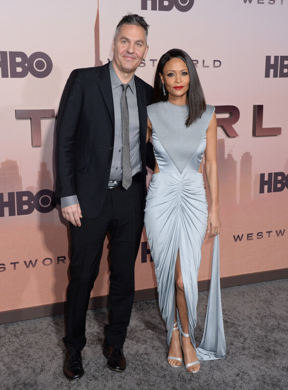 Thandie Newton et son mari Ol Parker assistent à la projection de la saison 3 de la série "Westworld" au TCL Chinese Theatre. Los Angeles, le 5 mars 2020.