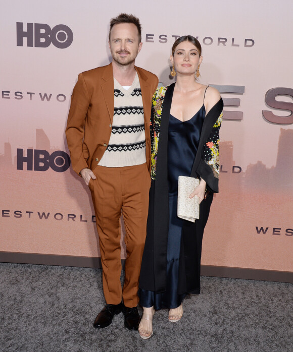 Aaron Paul et sa femme Lauren Parsekian assistent à la projection de la saison 3 de la série "Westworld" au TCL Chinese Theatre. Los Angeles, le 5 mars 2020.