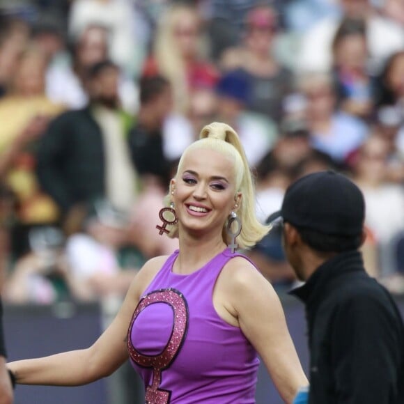 Katy Perry, enceinte, chante pour la finale du ICC Women T20 Cricket World Cup à Melbourne, Australie le 8 mars 2020. - Melbourne, Australia