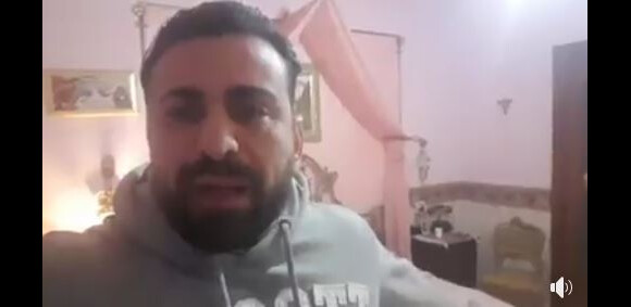 Luca Franzese a publié une vidéo sur Facebook le 8 mars 2020, dans laquelle il a dénoncé son confinement avec sa soeur décédée du coronavirus. 