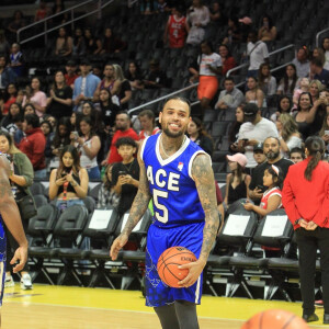 Chris Brown participe au Ace Family Basketball Charity au Staple Center à Los Angeles, le 29 juin 2019.