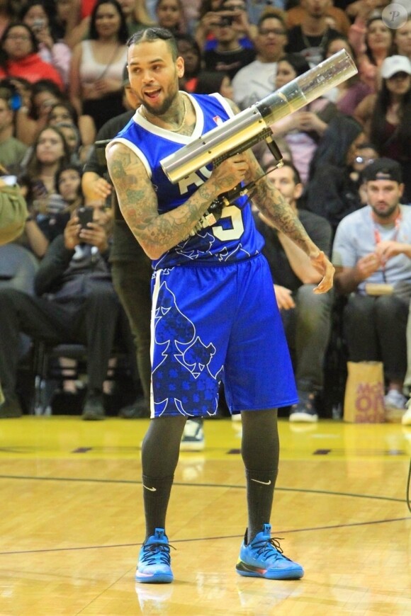 Chris Brown participe au Ace Family Basketball Charity au Staple Center à Los Angeles, le 29 juin 2019.