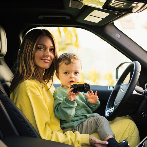 Caroline Receveur avec son fils Marlon à Los Angeles, le 13 février 2020