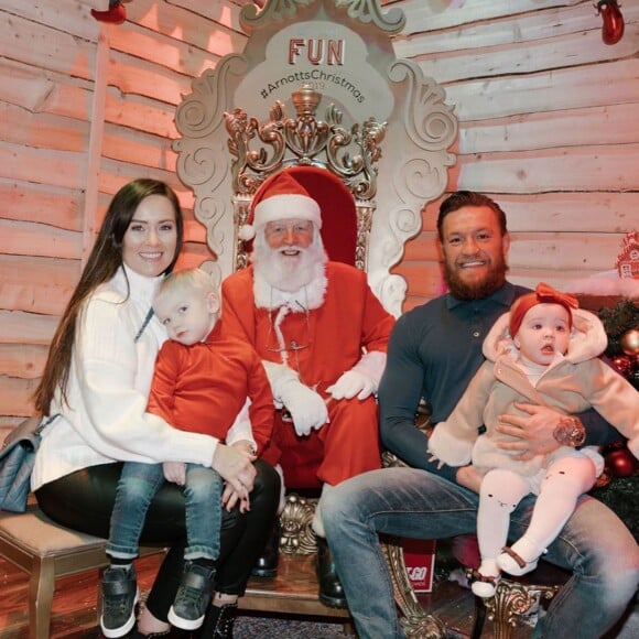 Conor McGregor, sa compagne Dee et leurs enfants Conor Jr. et Croia, photo Instagram Noël 2019