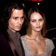  Johnny Depp et Vanessa Paradis - Première du film "Sleepy Hollow" à Los Angeles. Le 18 novembre 1999. 