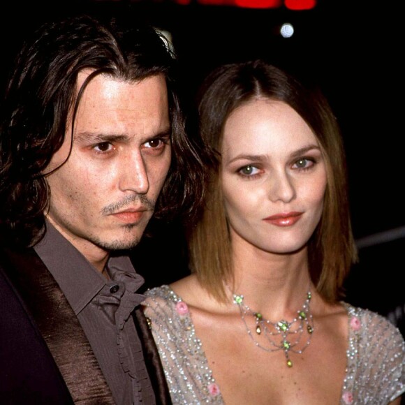 Johnny Depp et Vanessa Paradis - Première du film "Sleepy Hollow" à Los Angeles. Le 18 novembre 1999.
