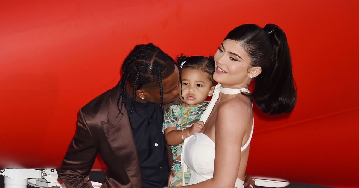 Kylie Jenner Son Compagnon Travis Scott Et Leur Fille Stormi Webster Première Du Reportage 5288