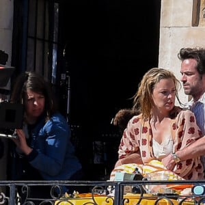 Exclusif - Romain Duris et Virginie Efira sur le tournage du film En attendant Bojangles au Château de la Napoule à Mandelieu-la-Napoule le 26 février 2020