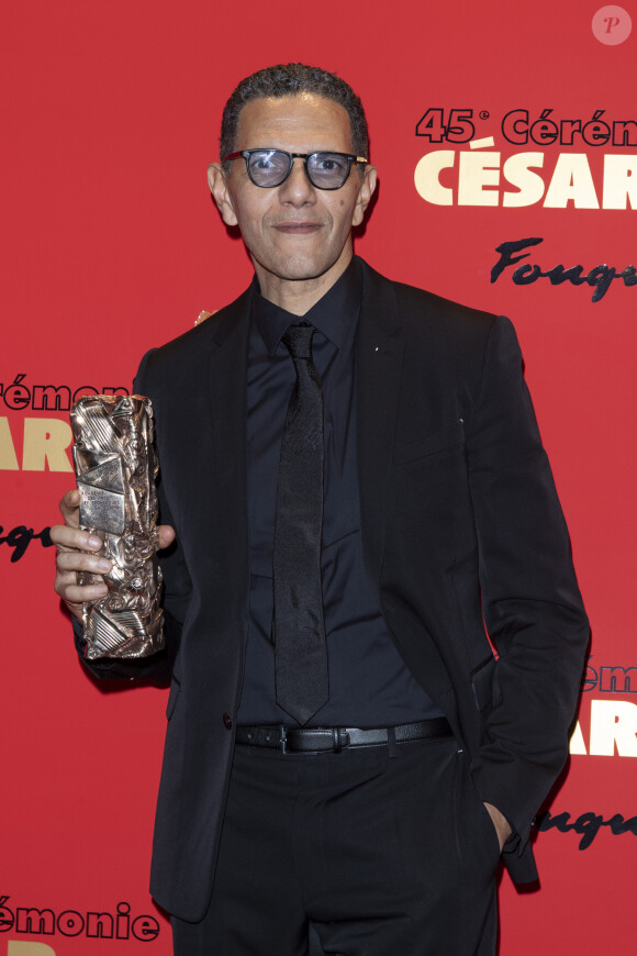 Roschdy Zem (César du meilleur acteur pour le rôle de Yacoub Daoud dans "Roubaix, une lumière") - Photocall du dîner de la 45ème cérémonie des César au Fouquet's à Paris. Le 28 février 2020 © Pierre Perusseau / Bestimage