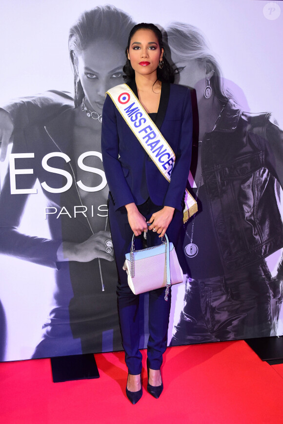 Clémence Botino (Miss France 2020) assiste au nouveau tournoi de tennis WTA l'Open 6ème Sens au Palais des Sports de Gerland à Lyon, France, le 7 mars 2020. © Romain Doucelin/Panoramic/Bestimage