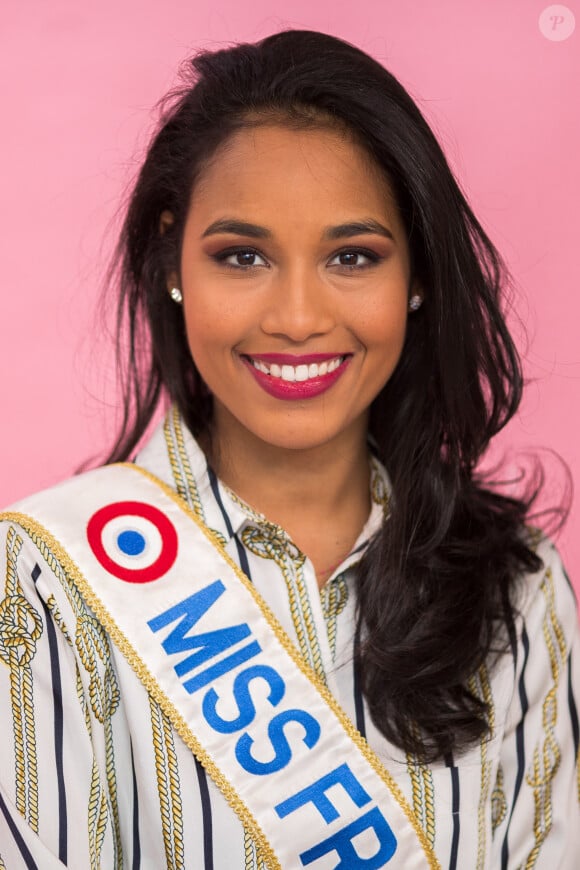 Exclusif - Rendez-vous avec Miss France 2020, Clémence Botino dans les locaux de Webedia lors d'une interview pour Purepeople à Levallois-Perret le 29 janvier 2020. © Tiziano da Silva/Bestimage