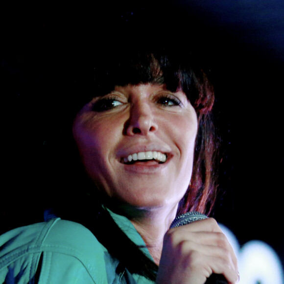 Exclusif - Jenifer, la chanteuse française et coach dans" The Voice", a inauguré les illuminations de Noël sur la Place des Arcades du centre commercial au Polygone Riviera à Cagnes sur Mer. Le 25 novembre 2019. © Frantz Bouton / Nice Matin / Bestimage