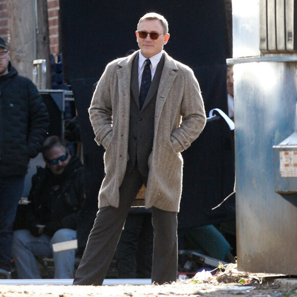 Exclusif - Daniel Craig - Les acteurs sur le tournage de Knives Out à Waltham dans le Massachusetts, le 3 décembre 2018