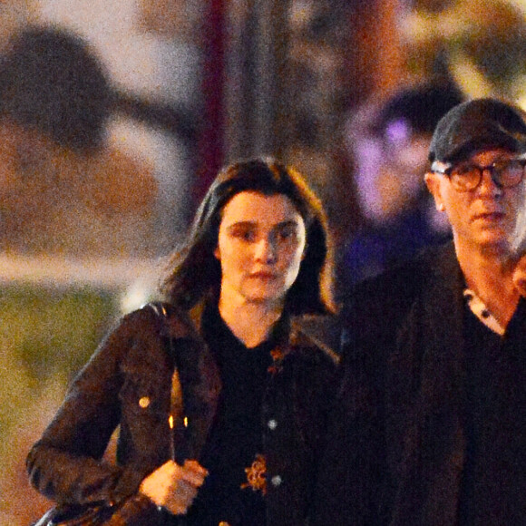Exclusif - Daniel Craig et sa compagne Rachel Weisz rentrent chez eux après avoir passé la soirée au restaurant à New York, le 2 octobre 2017.
