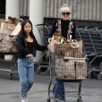 Exclusif - Laeticia Hallyday est allée faire des courses chez Gelson's Market avec sa fille Joy à Pacific Palisades, Los Angeles, le 19 janvier 2020.