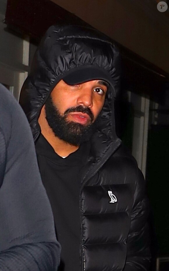Drake à la sortie du restaurant "Marble" à Los Angeles, le 18 janvier 2020.