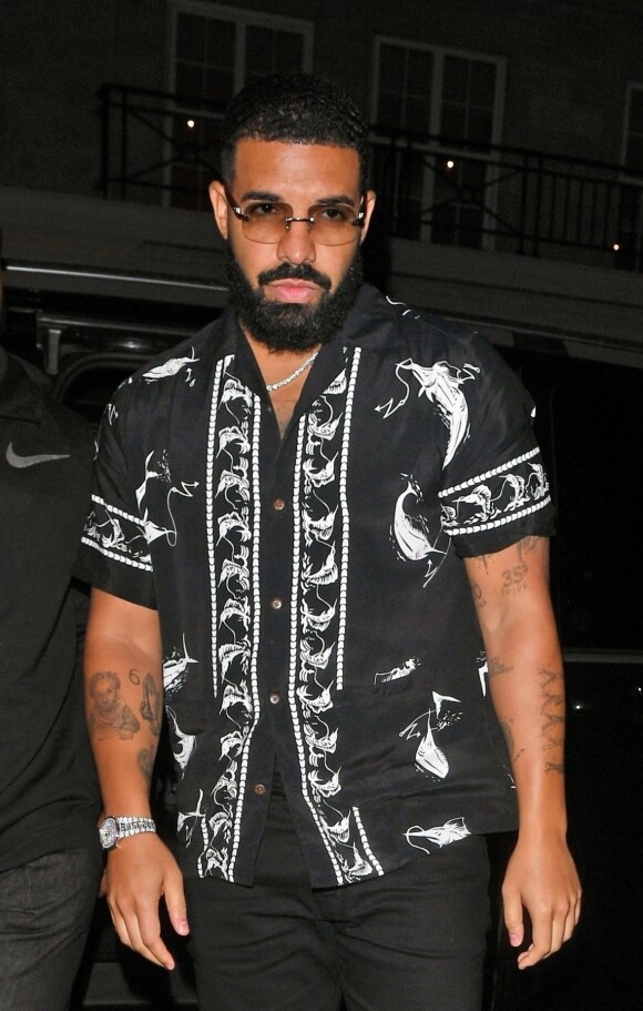 Drake à la sortie du restaurant "Nobu" à Los Angeles, le 5 septembre 2019.