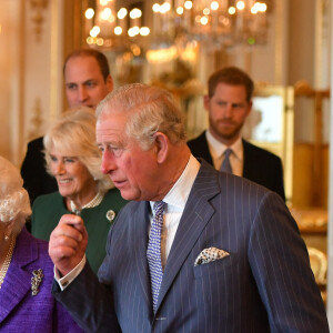 La reine Elizabeth, le prince Charles, Kate Middleton, le prince William, Camilla Parker-Bowles, le prince Harry et Meghan Markle au palais de Buckingham le 5 mars 2019.
