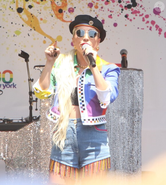 Lady Gaga chante lors de la Gay Pride de New York Le 28 Juin 2019