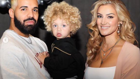 Drake : Secrètement blond ? Les cheveux de son fils Adonis étonnent